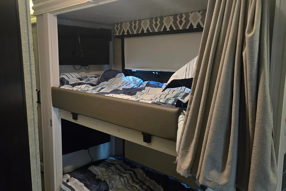 Roger's Jayco Alante Class A