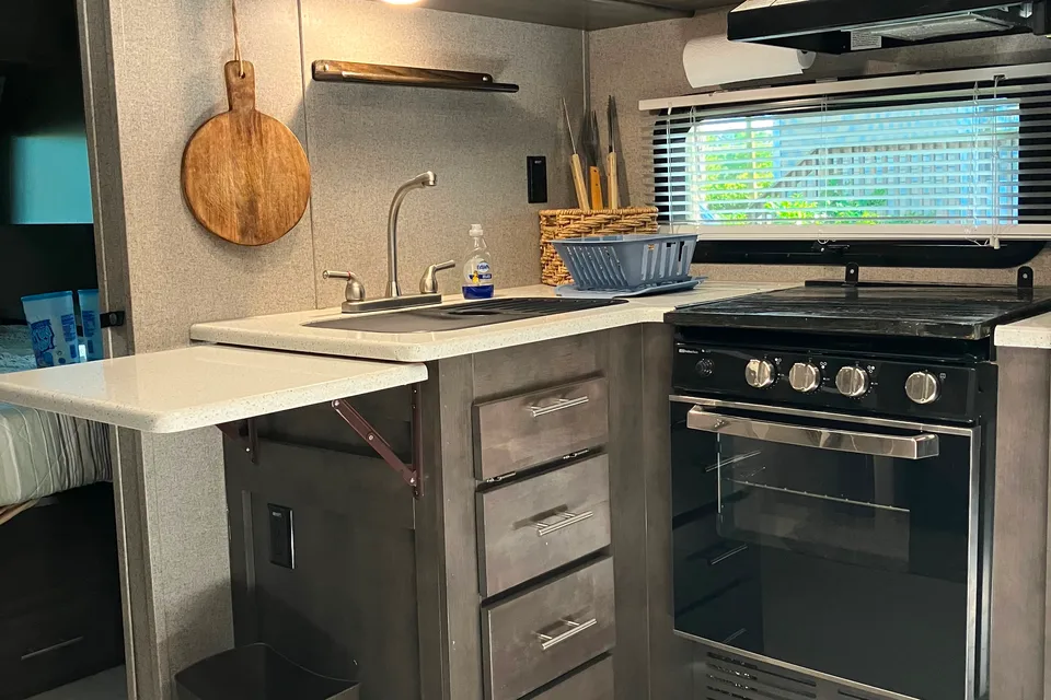 Couple Camper