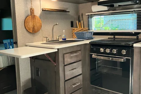 Couple Camper