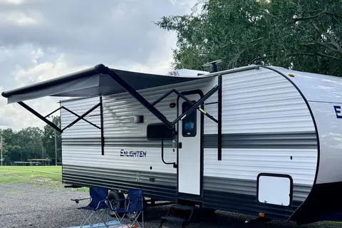 2025 Gulf Stream Enlighten #95-Sleeps 8