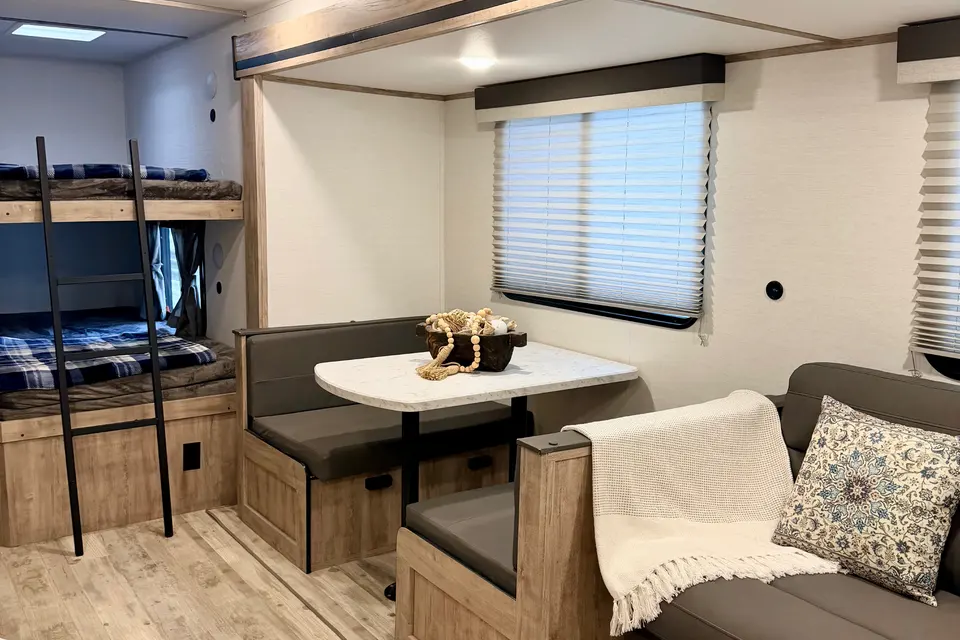 2025 Gulf Stream Enlighten “Sutton” Sleep 8