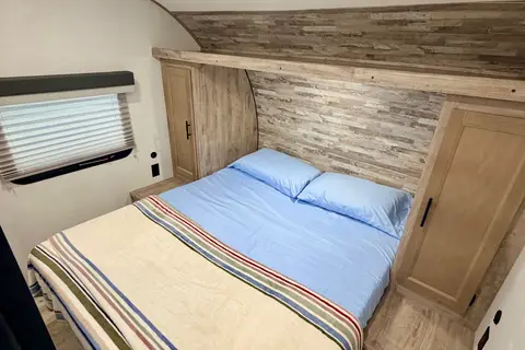 2025 Gulf Stream Enlighten “Sutton” Sleep 8