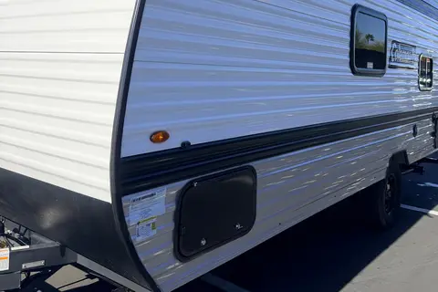 Home away from home Coleman 17B Travel Trailer