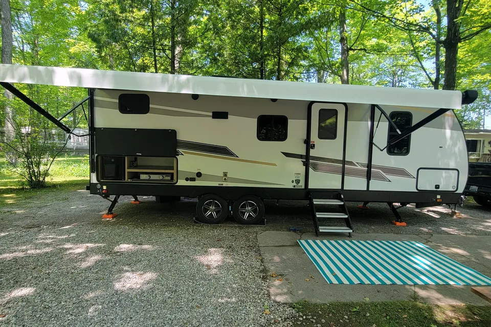 Cruiser RV Radiance 25BH Travel Trailer
