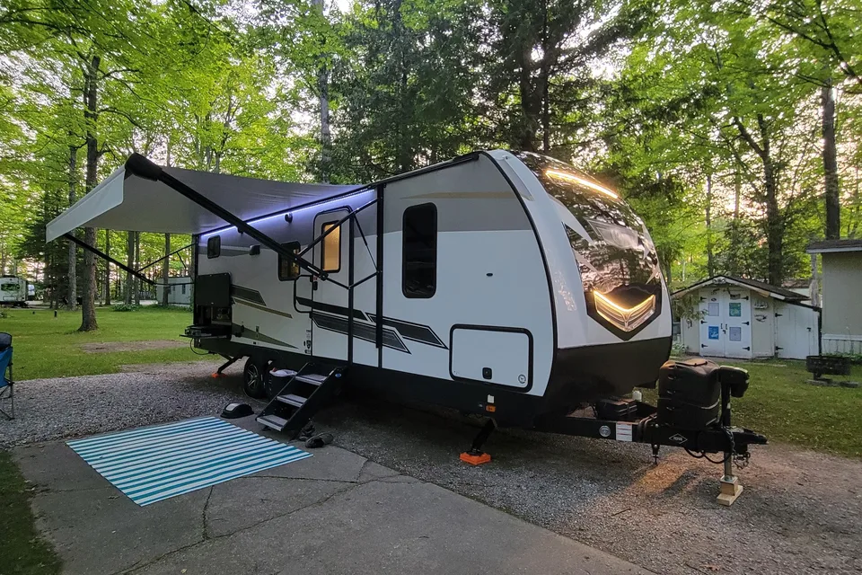 Cruiser RV Radiance 25BH Travel Trailer