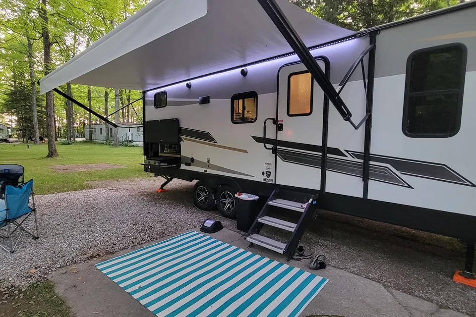 Cruiser RV Radiance 25BH Travel Trailer
