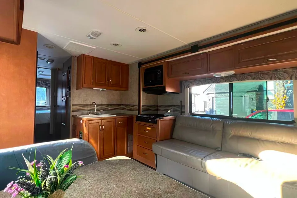 xin's 2014 Winnebago Itasca Spirit Class C