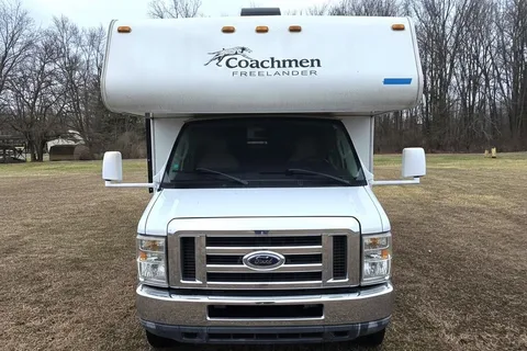 Fireside RV's Coachmen Freelander 32BH Class C Bunkhouse - LMI2133