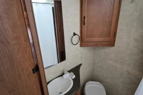 Fireside RV's Coachmen Freelander 32BH Class C Bunkhouse - LMI2133