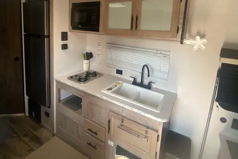 Sunny & Harvey’s 2024 Grand River 22mb Travel Trailer
