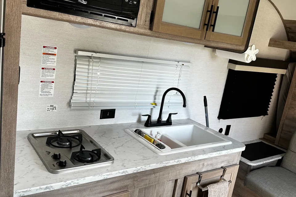 Sunny & Harvey’s 2024 Grand River 22mb Travel Trailer