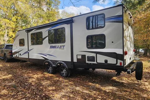 Bullet "Shelly": Private BR, Pets + Film Production Companies Welcomed, Delivery Available