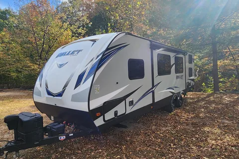 Bullet "Shelly": Private BR, Pets + Film Production Companies Welcomed, Delivery Available
