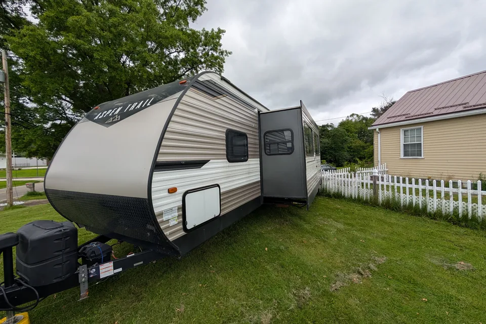 Robert's Dutchmen Aspen Trail 2910BHS Travel Trailer