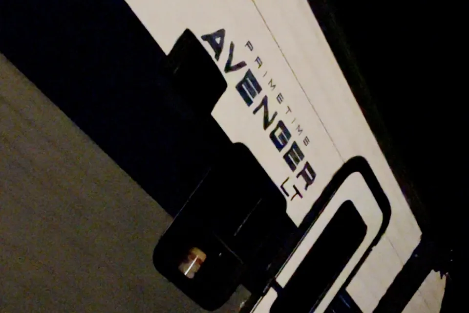 Prime time Avenger  17BHS Travel Trailer