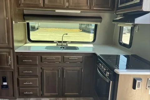 2020 Rockwood MiniLite 2506S | WonderLuxe Escape