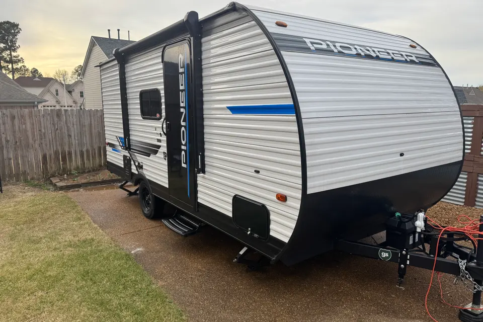 Gardner Heartland Pioneer Travel Trailer