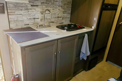 Dritan's   Independent   Travel Trailer