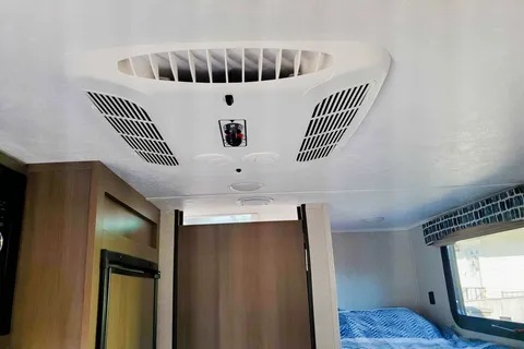 Dritan's   Independent   Travel Trailer