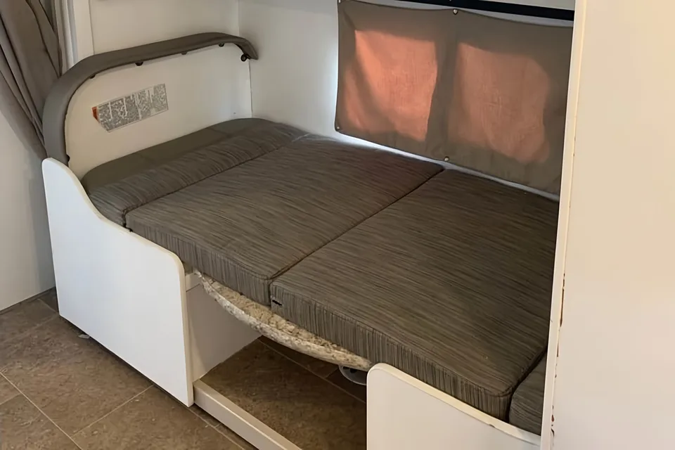 [34] Stress Free RVs - 2018 XL - Class C - Chateau - Sleeps 10