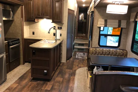 Mike's Forest River 371rebh sandpiper Fifth Wheel