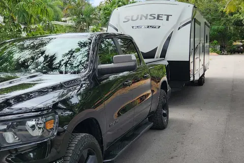 SandsVilla's Crossroads Sunset Trail SS330SI Travel Trailer