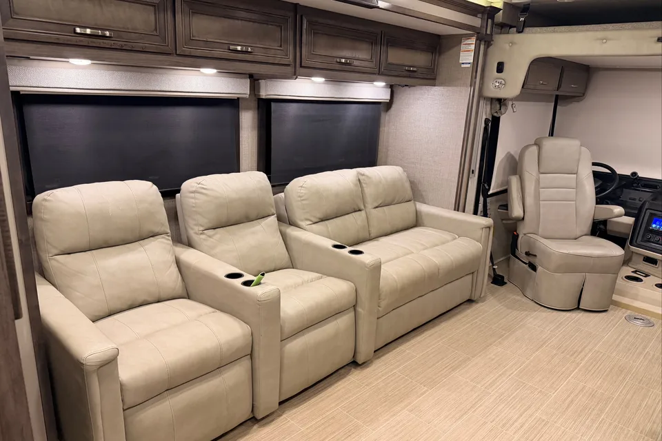 Entegra Coach vison xl Class A