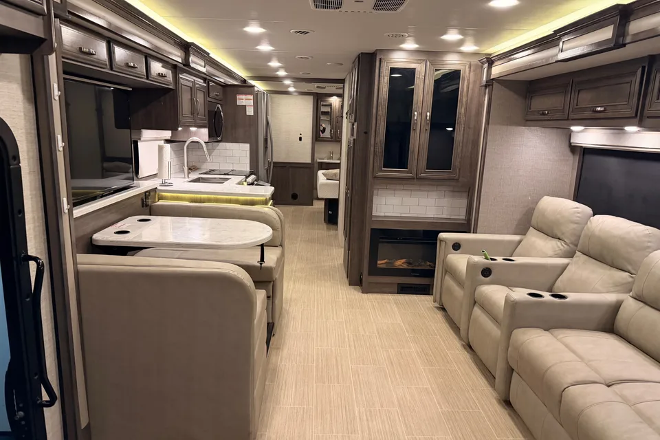 Entegra Coach vison xl Class A