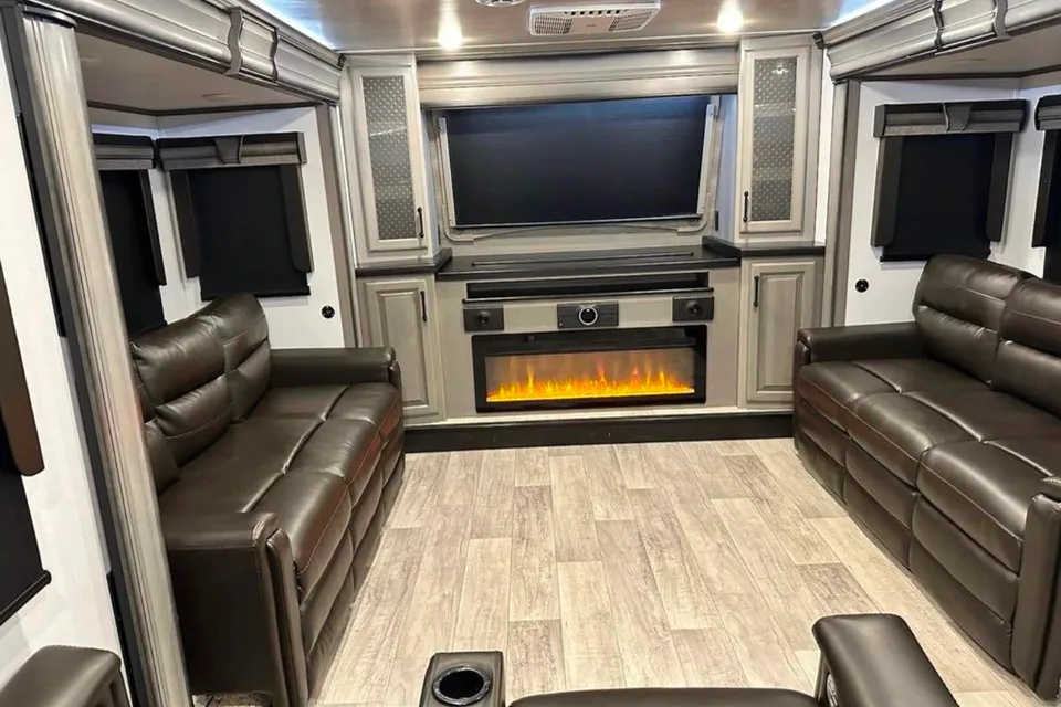 2022 Keystone Montana 3763BP Fifth Wheel