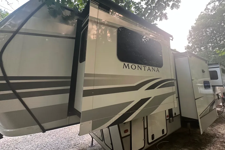 2022 Keystone Montana 3763BP Fifth Wheel