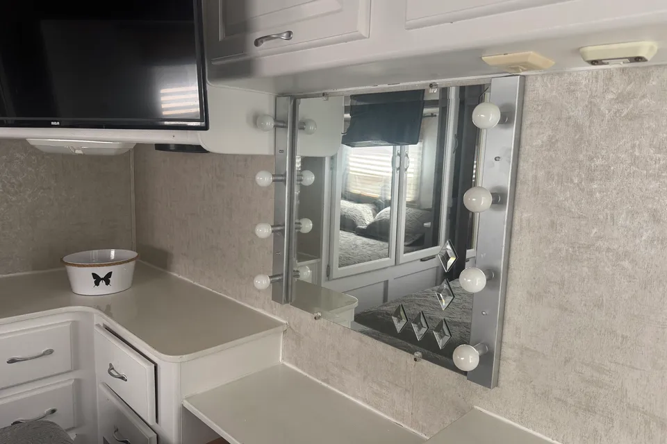 Devine's Damon Challenger Class A