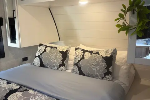 Irma's Highland Ridge RV 26BHS Travel Trailer W/Solar