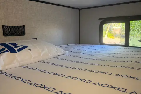 Irma's Highland Ridge RV 26BHS Travel Trailer W/Solar