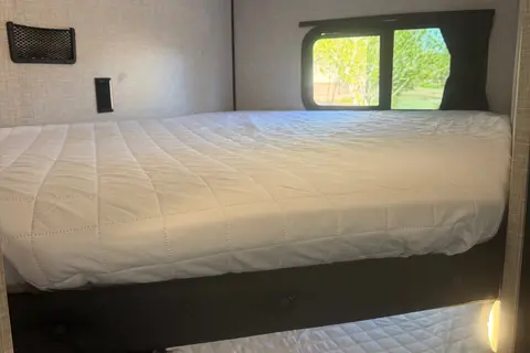 Irma's Highland Ridge RV 26BHS Travel Trailer W/Solar