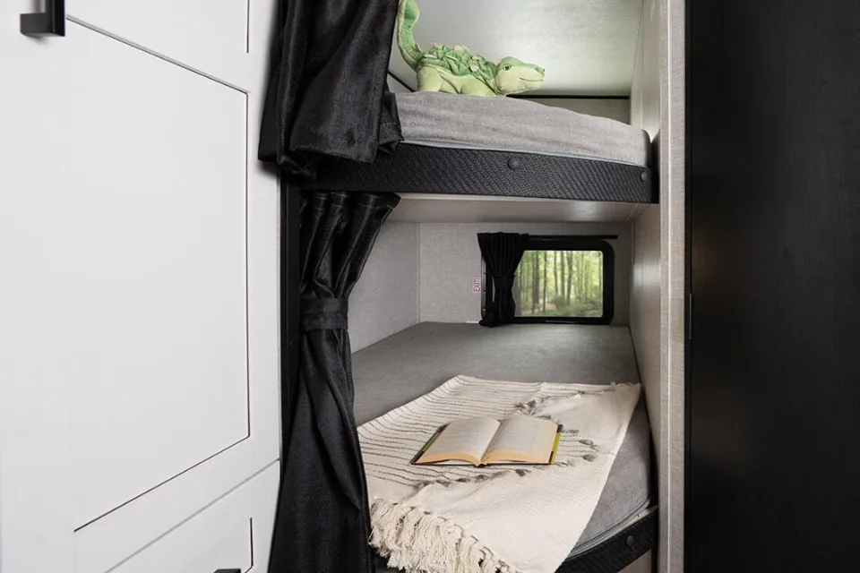 Irma's Highland Ridge RV 26BHS Travel Trailer W/Solar