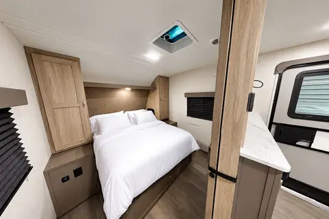 Garett's Avenir 27BH Travel Trailer