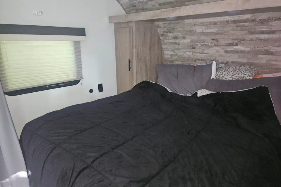 Vanessa's Grand River 248 Travel Trailer