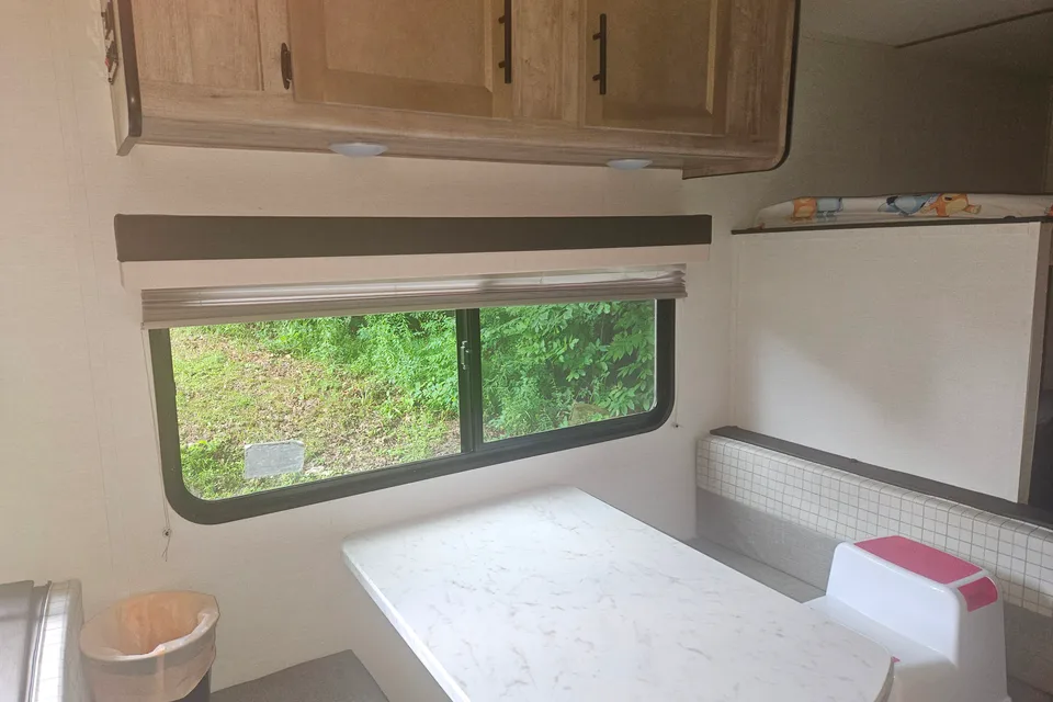 Vanessa's Grand River 248 Travel Trailer