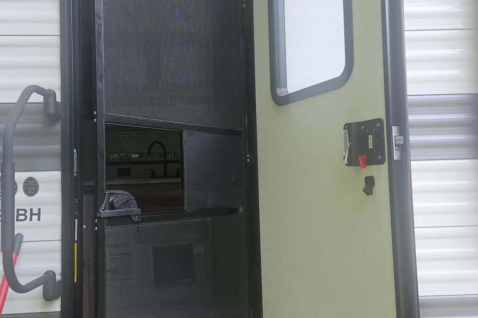 Vanessa's Grand River 248 Travel Trailer
