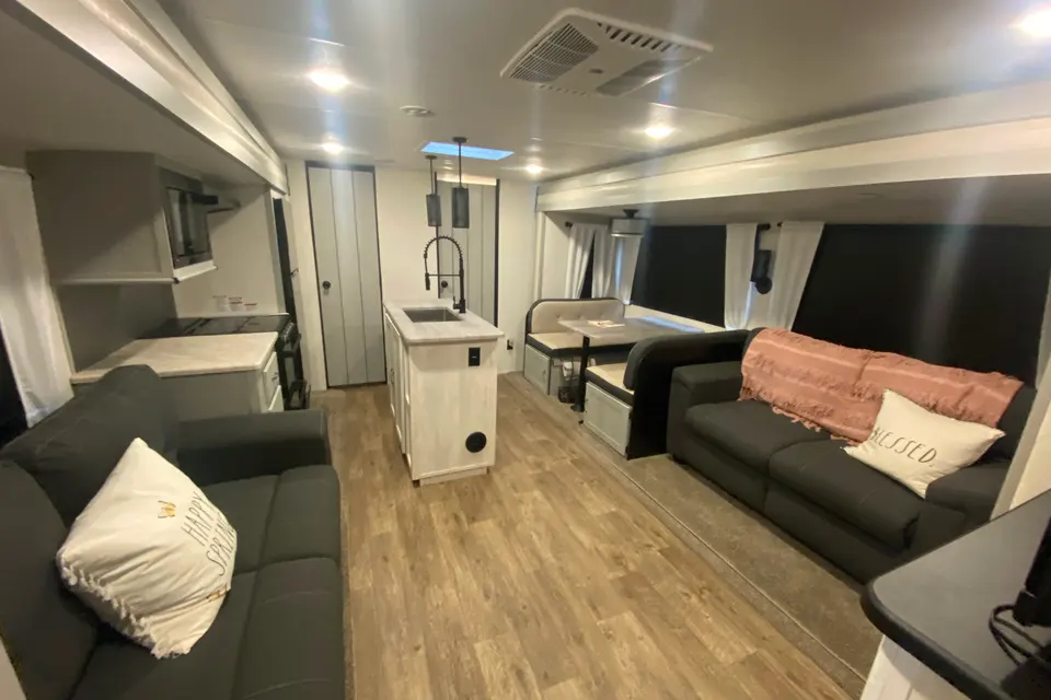 The Shelton’s Vibe 34BH