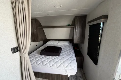 Cozy & Fully Equipped Travel Trailer – Ready for Your Next Adventure!