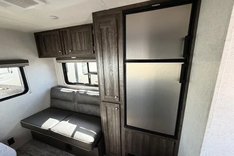 Cozy & Fully Equipped Travel Trailer – Ready for Your Next Adventure!