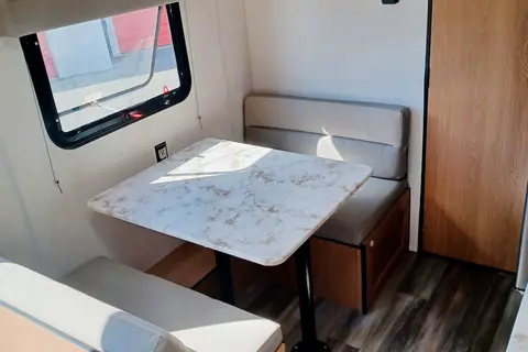 *RV for Small Families - Sleeps 4*