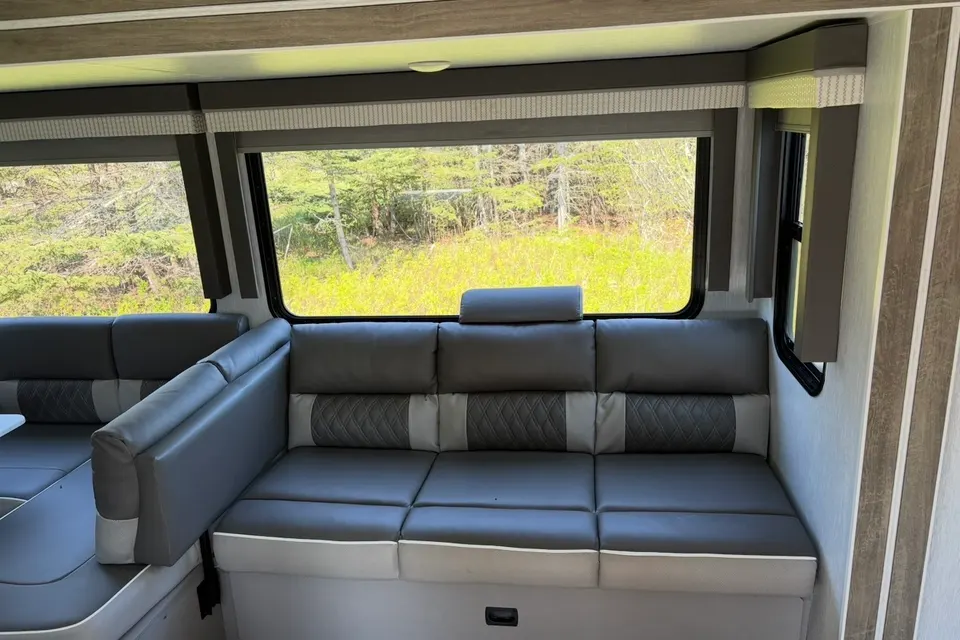 Arrive & Unwind | Luxury delivered RV - Just arrive and relax