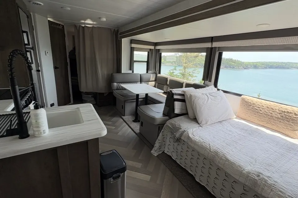 Arrive & Unwind | Luxury delivered RV - Just arrive and relax