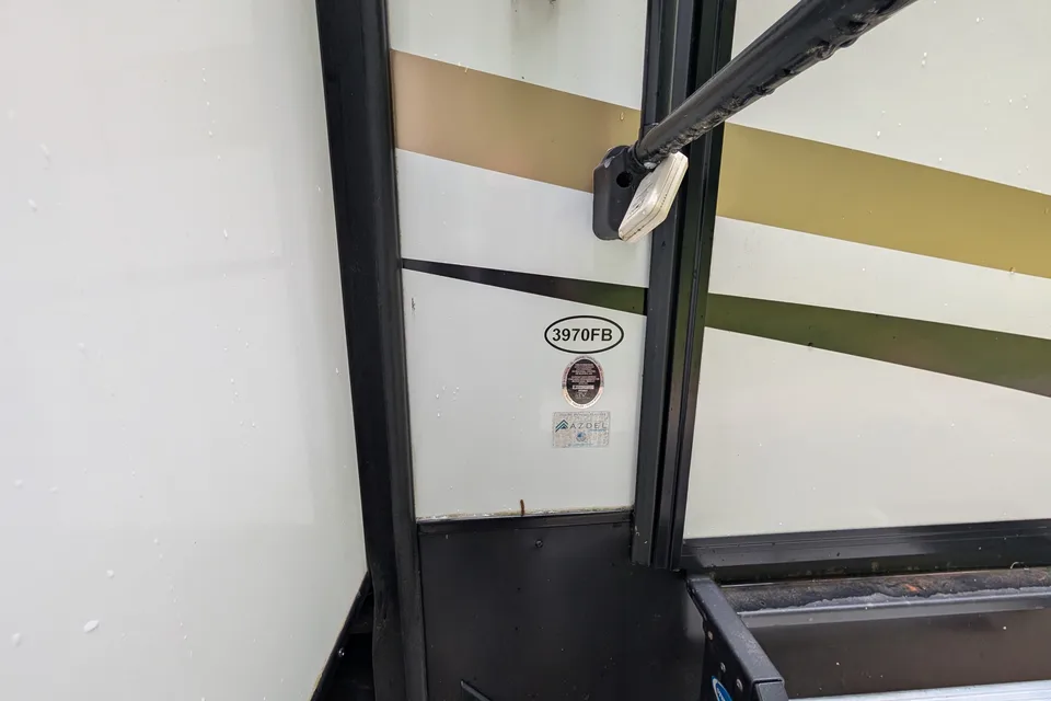 Spacious Stationary RV for Traveling Professionals