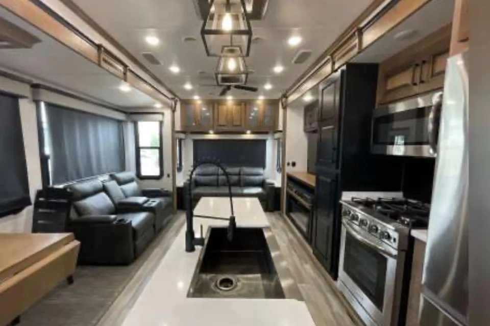 Spacious Stationary RV for Traveling Professionals