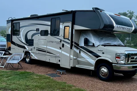 Hit the road in style and comfort! 2021 Coachmen Leprechaun!