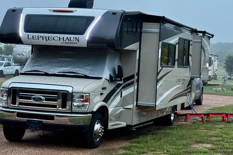 Hit the road in style and comfort! 2021 Coachmen Leprechaun!