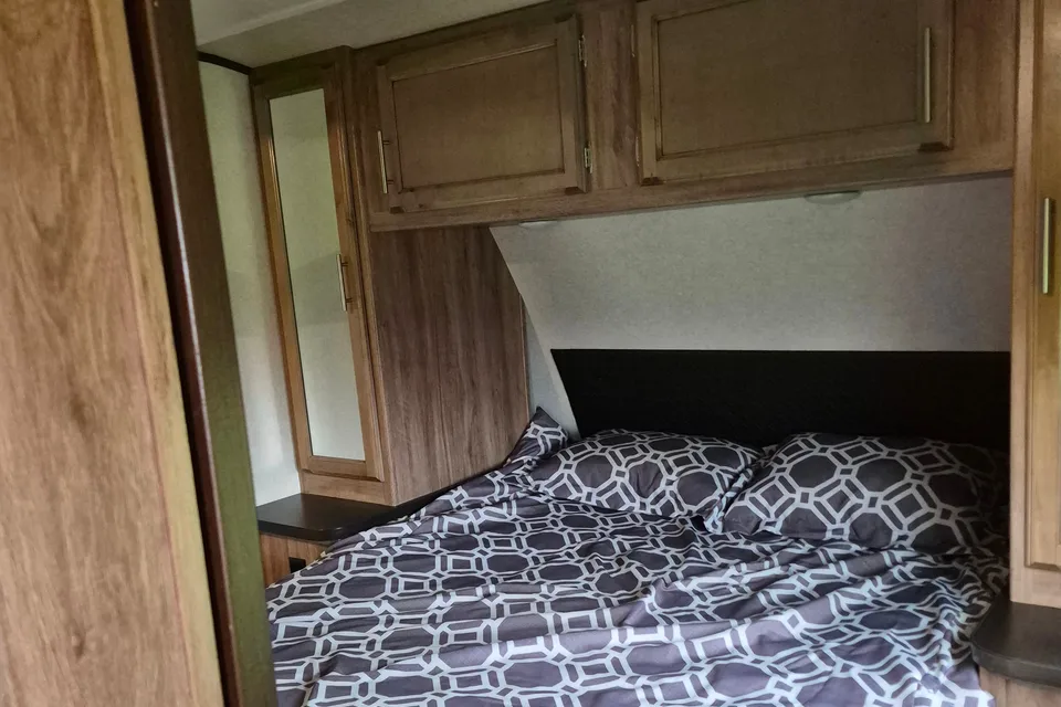 Jeff's Jayco Jay Feather 27BH Travel Trailer